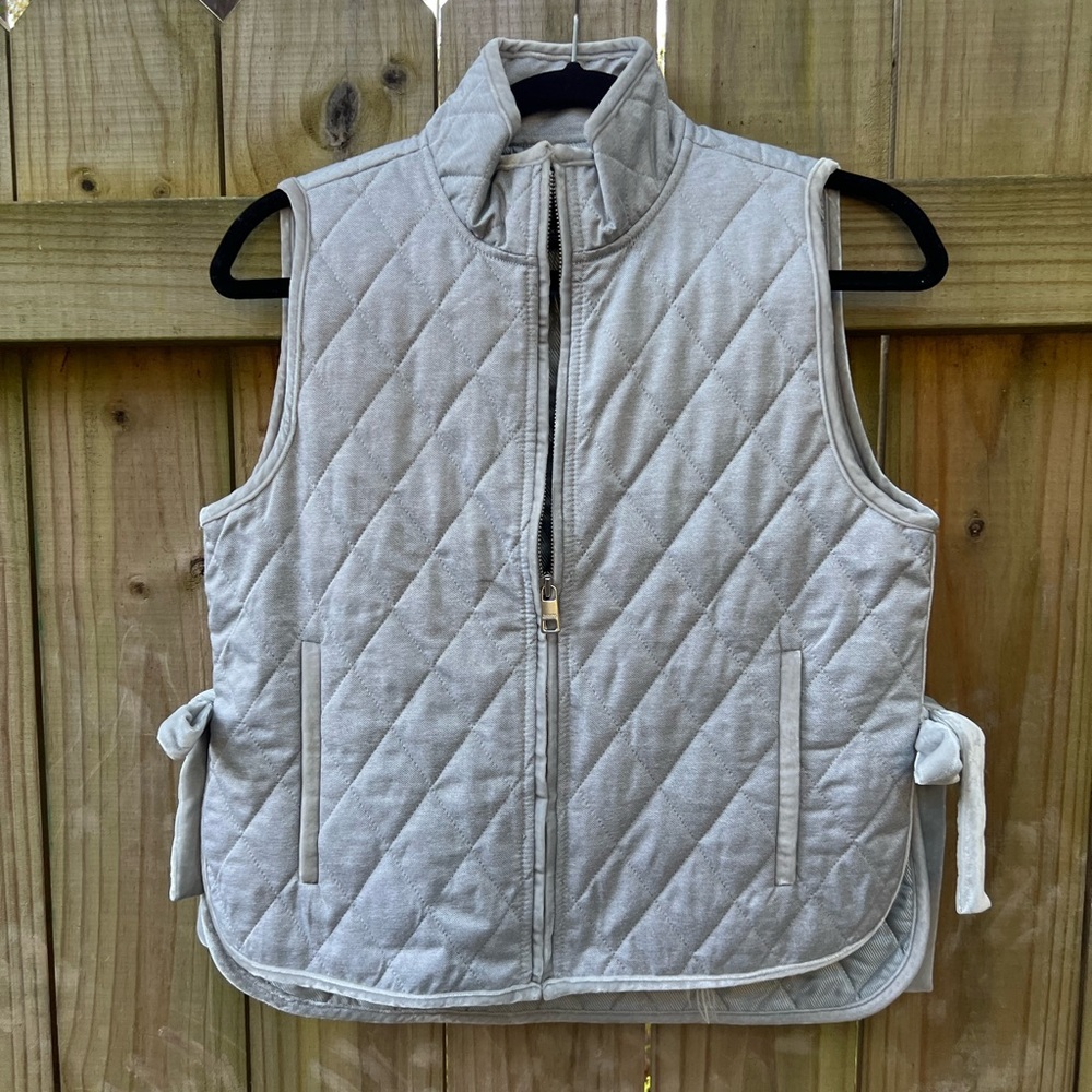 BANANA REPUBLIC Quilted Silver Gray Vest size XS